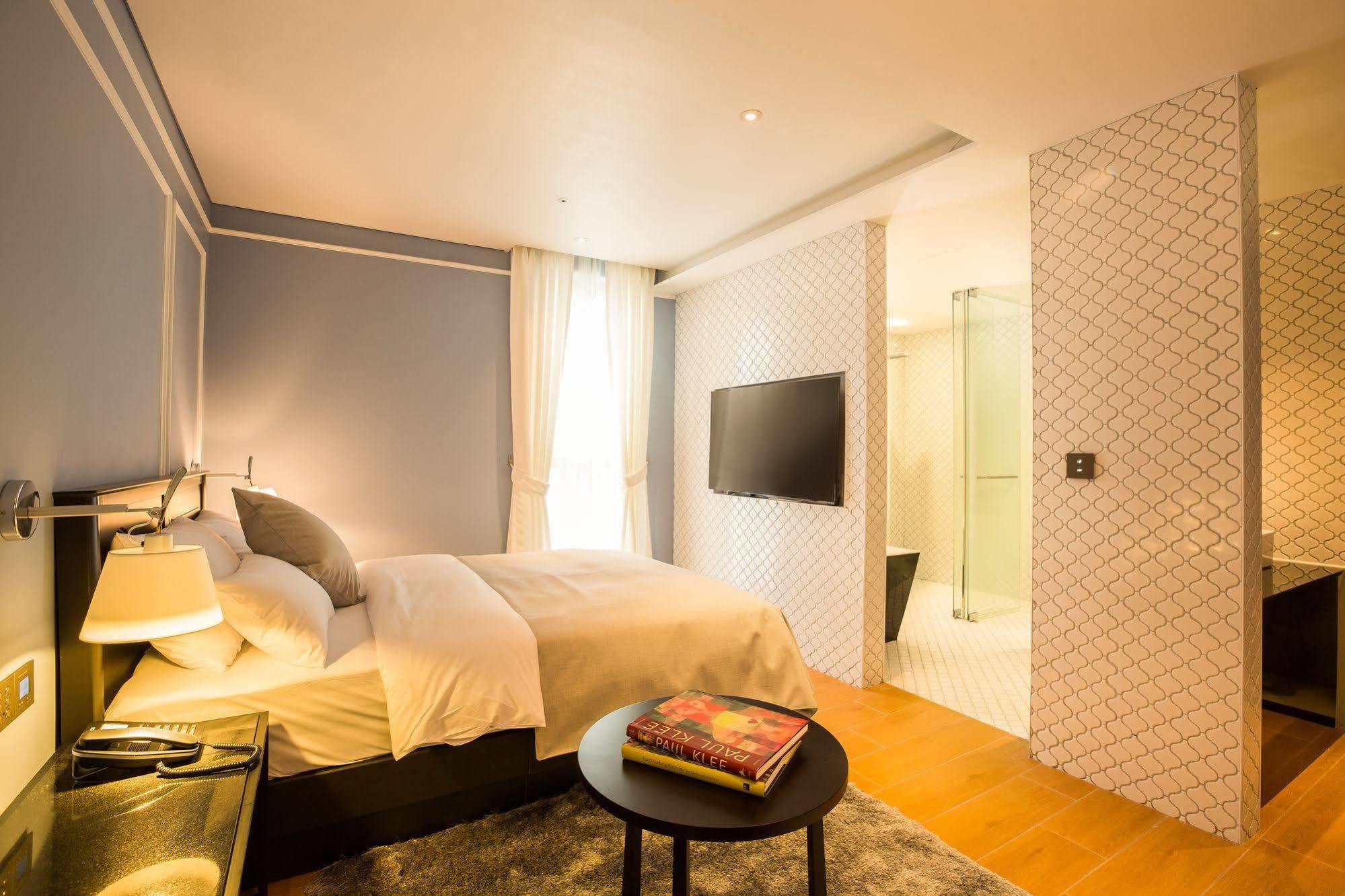 Trang Blue Hotel Seoul Exterior photo