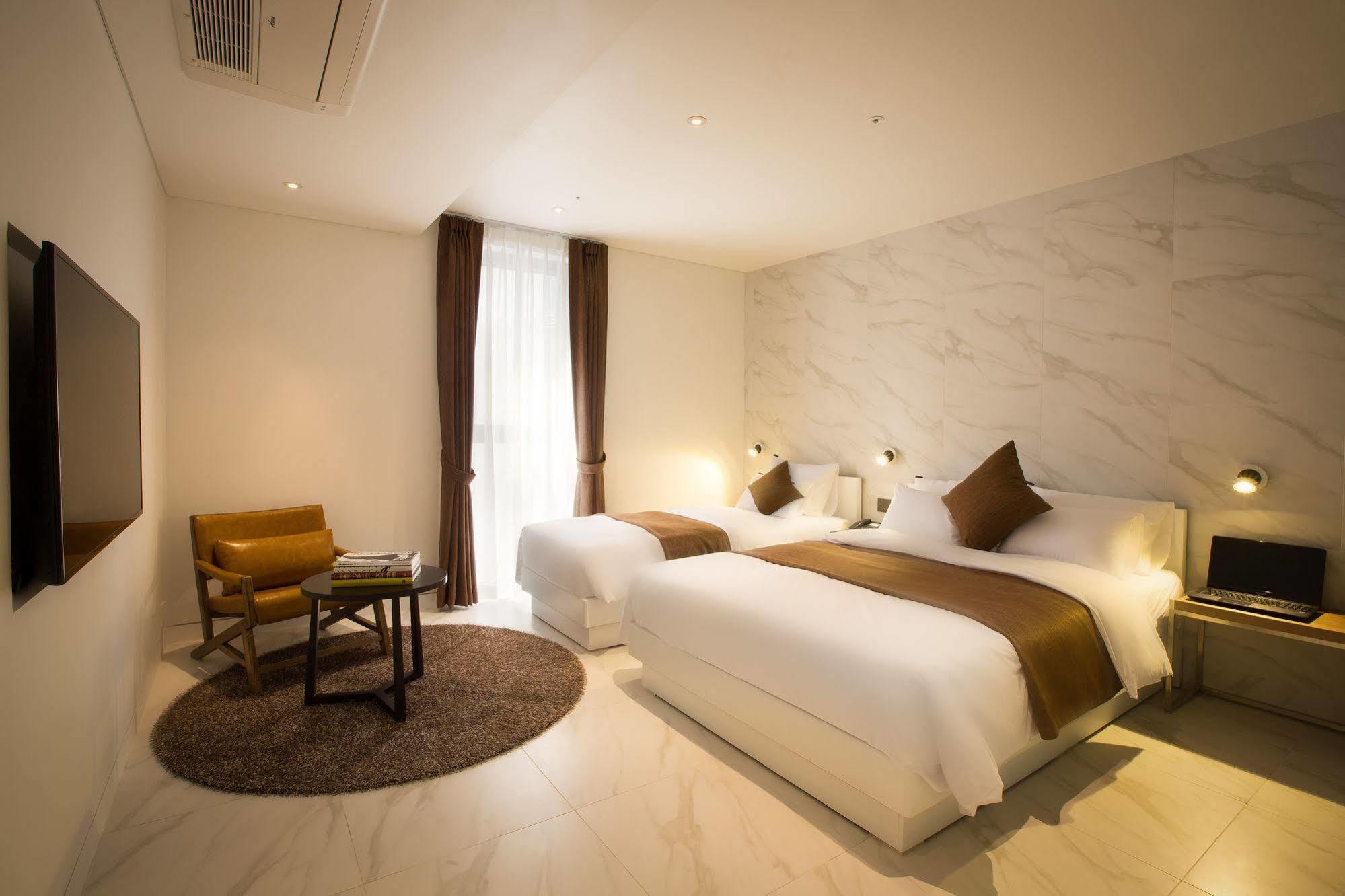 Trang Blue Hotel Seoul Exterior photo